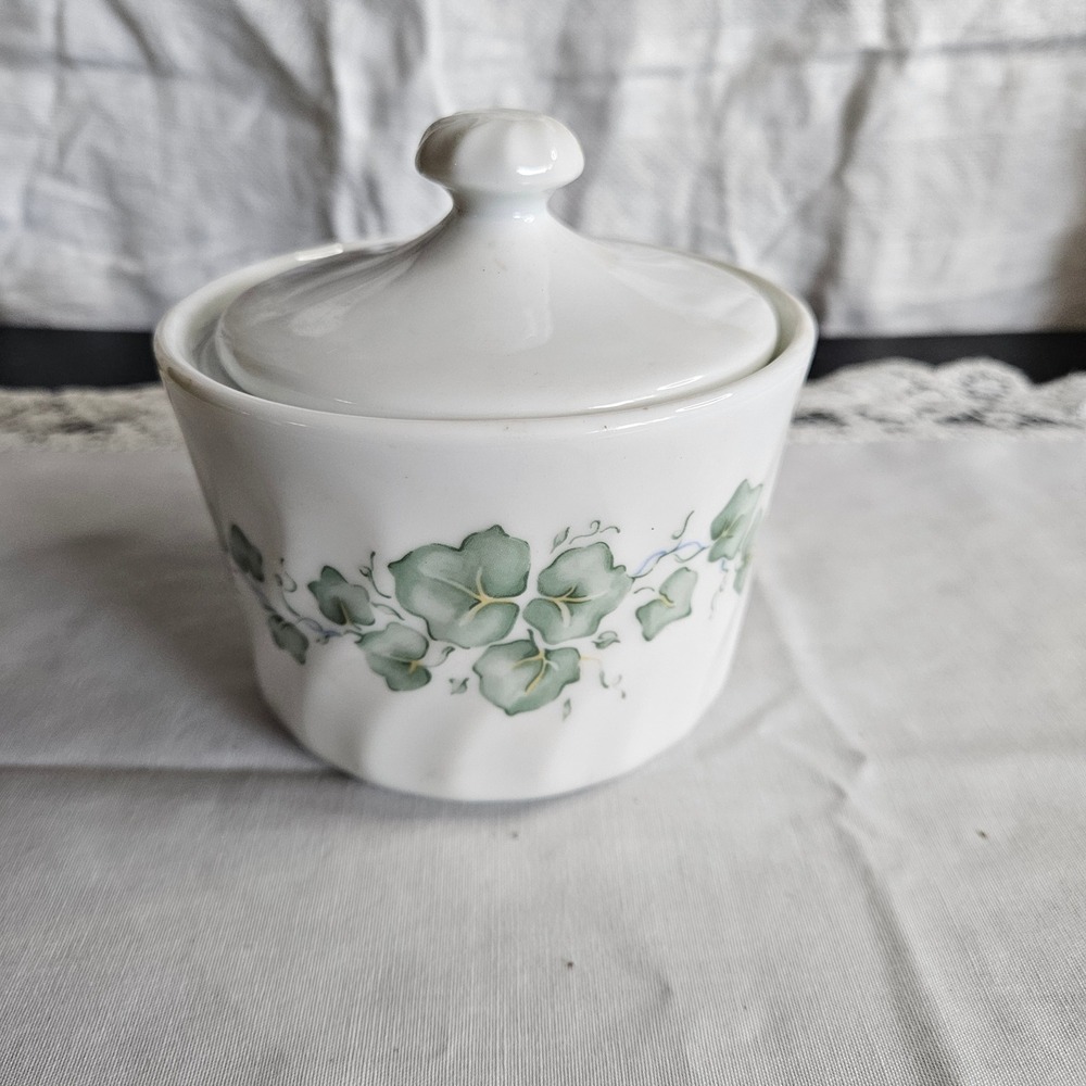Corning Green Ivy Covered Sugar Dish 81-TY Japan